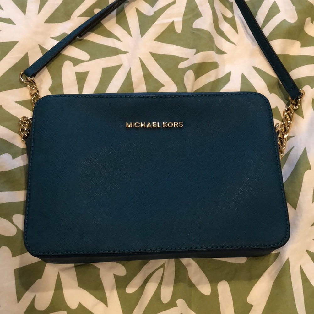 Michael Kors Jet Set travel chain strap crossbody